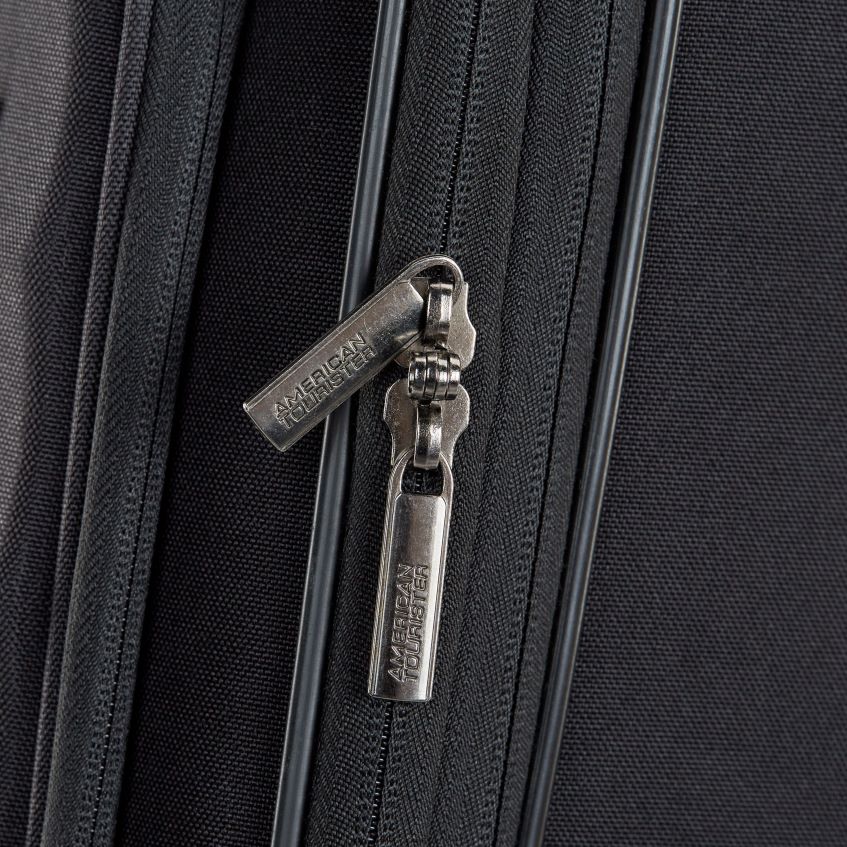 American Tourister Geanta - negru jet American Tourister spinner cascada 20\'\' bagaje 46N2LR141
