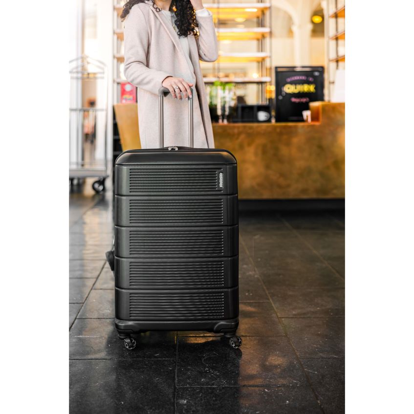 American Tourister Geanta - negru jet American Tourister stratum 2.0 28\'\' spinner bagaje 46N2LR39