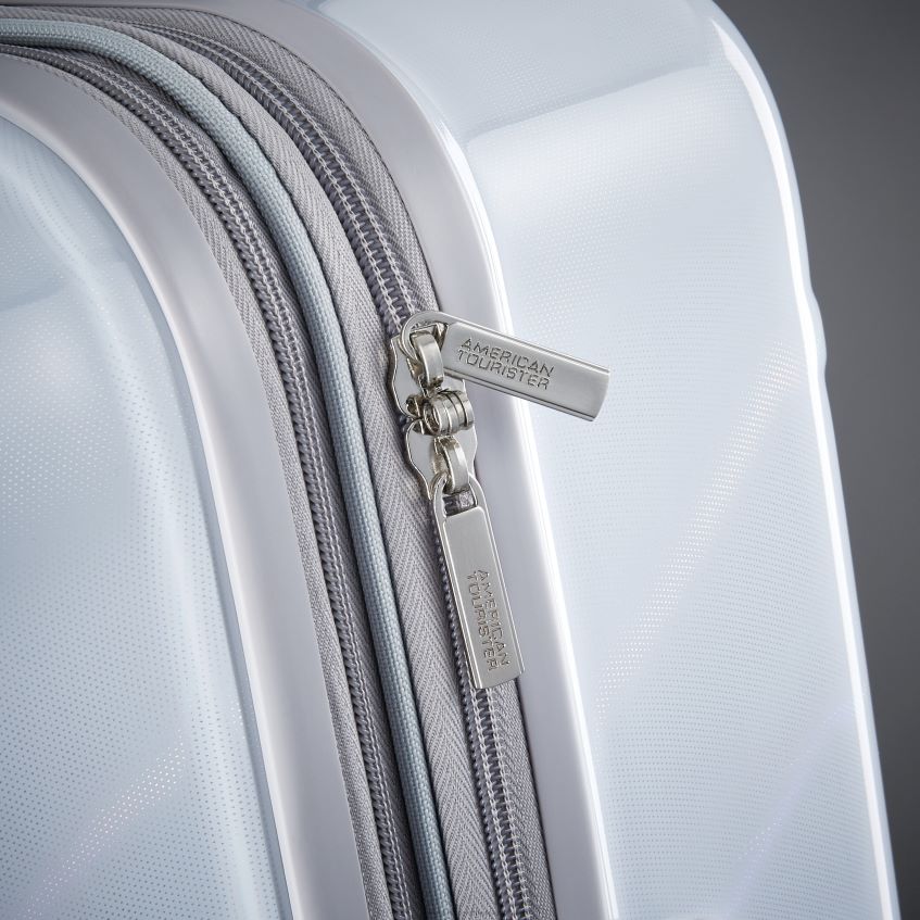 American Tourister Rucsac - alb irizant American Tourister moonlight 28\'\' spinner bagaje 46N2LR74
